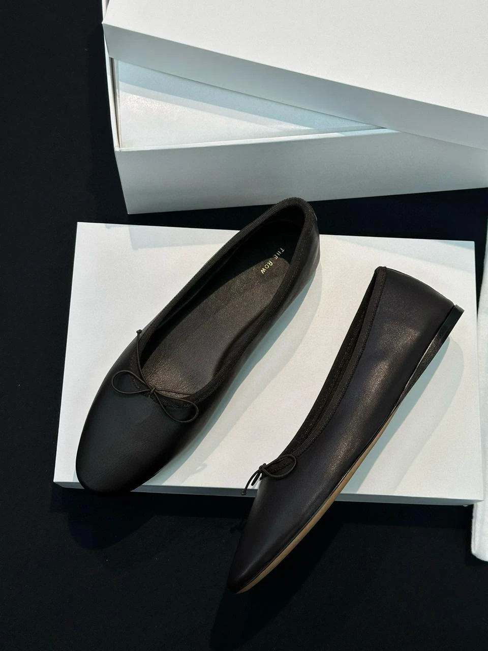 THE ROW Атласные балетки