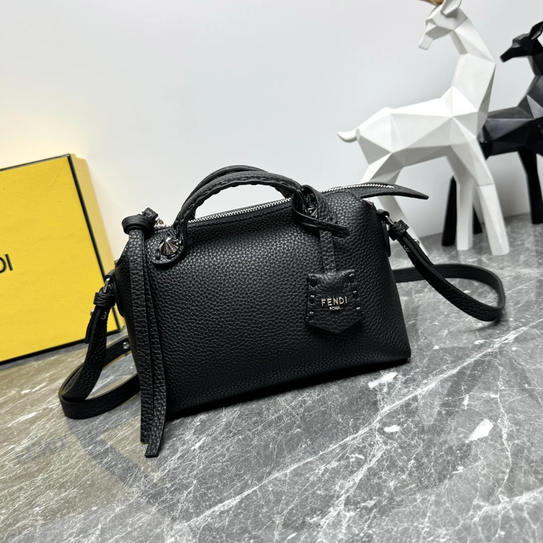 FENDI Женская сумка By The Way Selleria