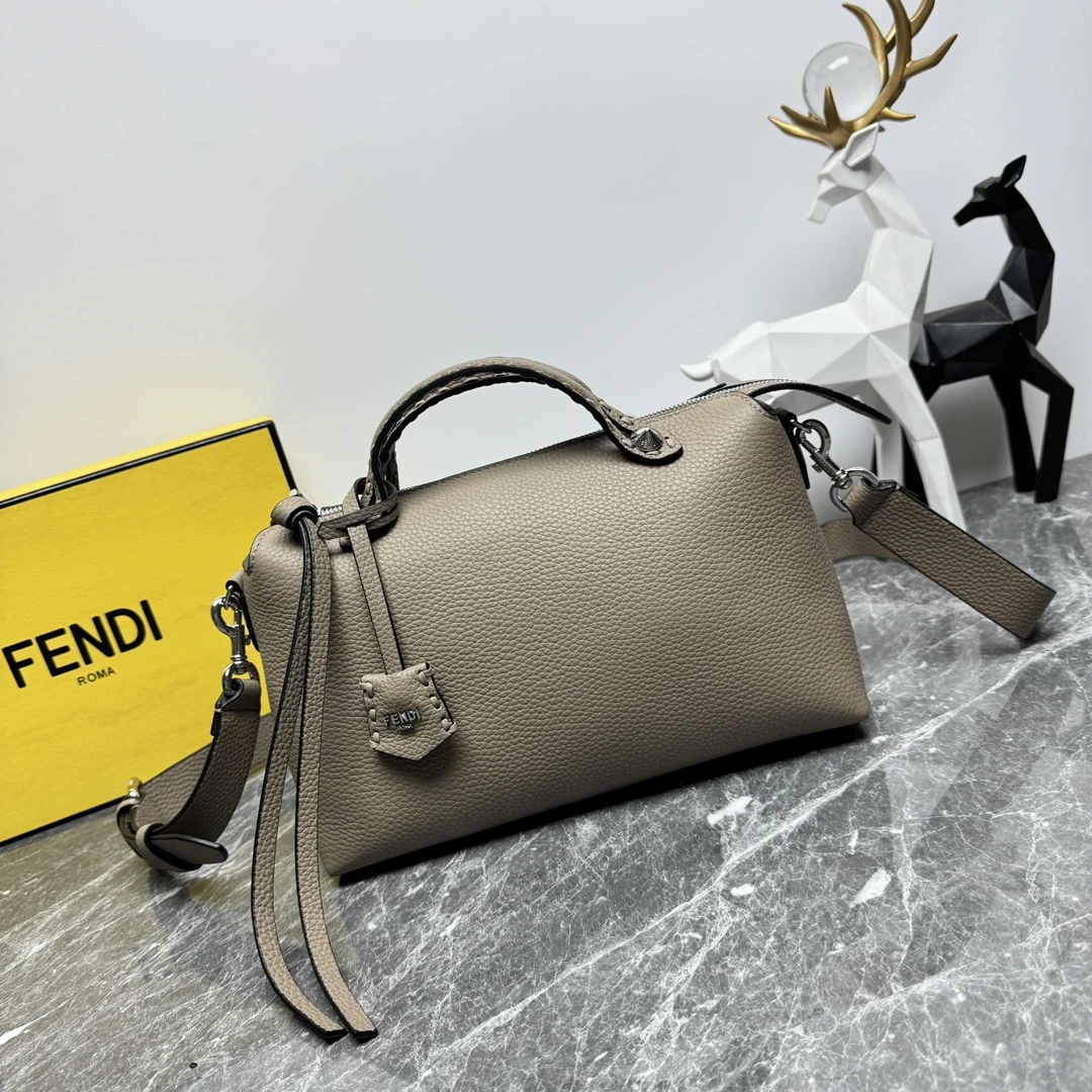FENDI Женская сумка By The Way Selleria