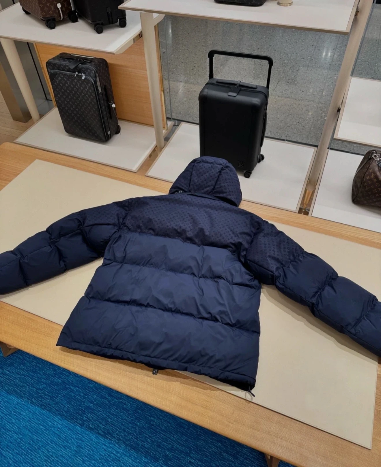 LOUIS VUITTON Мужской пуховик