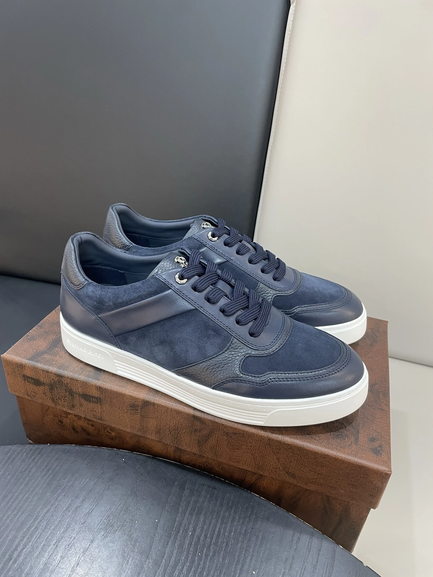 STEFANO RICCI Мужские кроссовки с комбинированным верхом из гладкой кожи и бархатистой замши 