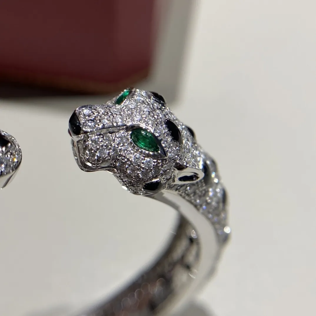 CARTIER Браслет Panthère белое золото, бриллианты и оникс CARTIER Браслет Panthère белое золото, бриллианты и оникс