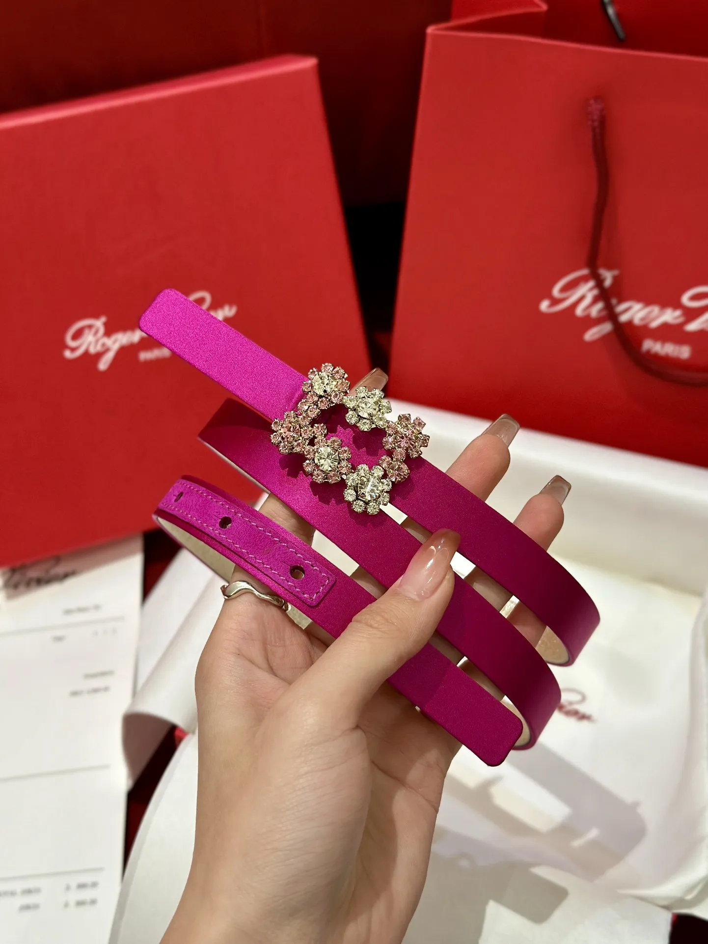 ROGER VIVIER Женский ремень с пряжкой Flower Strass 