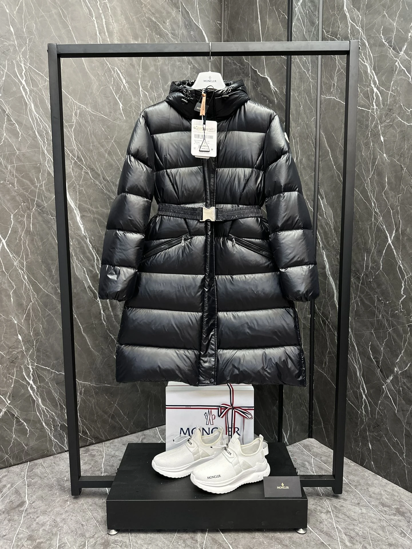 MONCLER Женский пуховик Bellevue