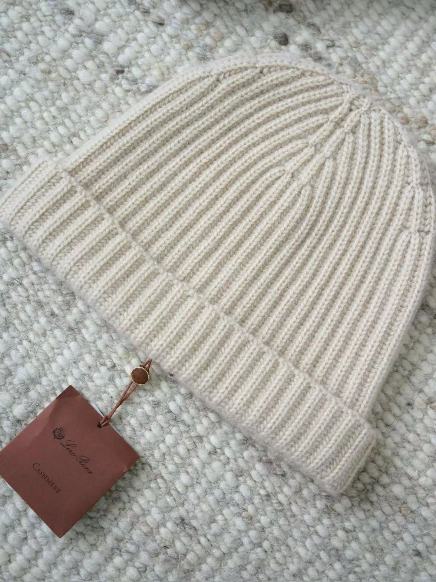 LORO PIANA Мужская шапка из кашемира  LORO PIANA Мужская шапка из кашемира