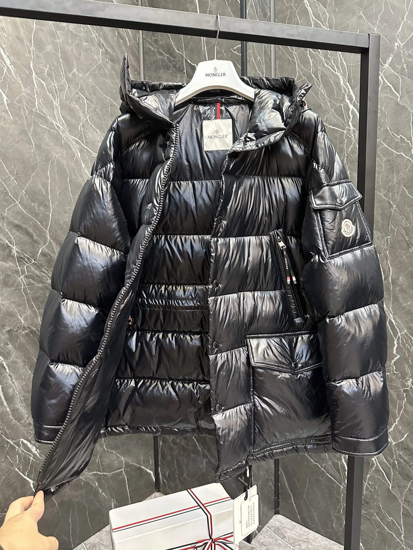 MONCLER Мужской пуховик Chiablese MONCLER Мужской пуховик Chiablese
