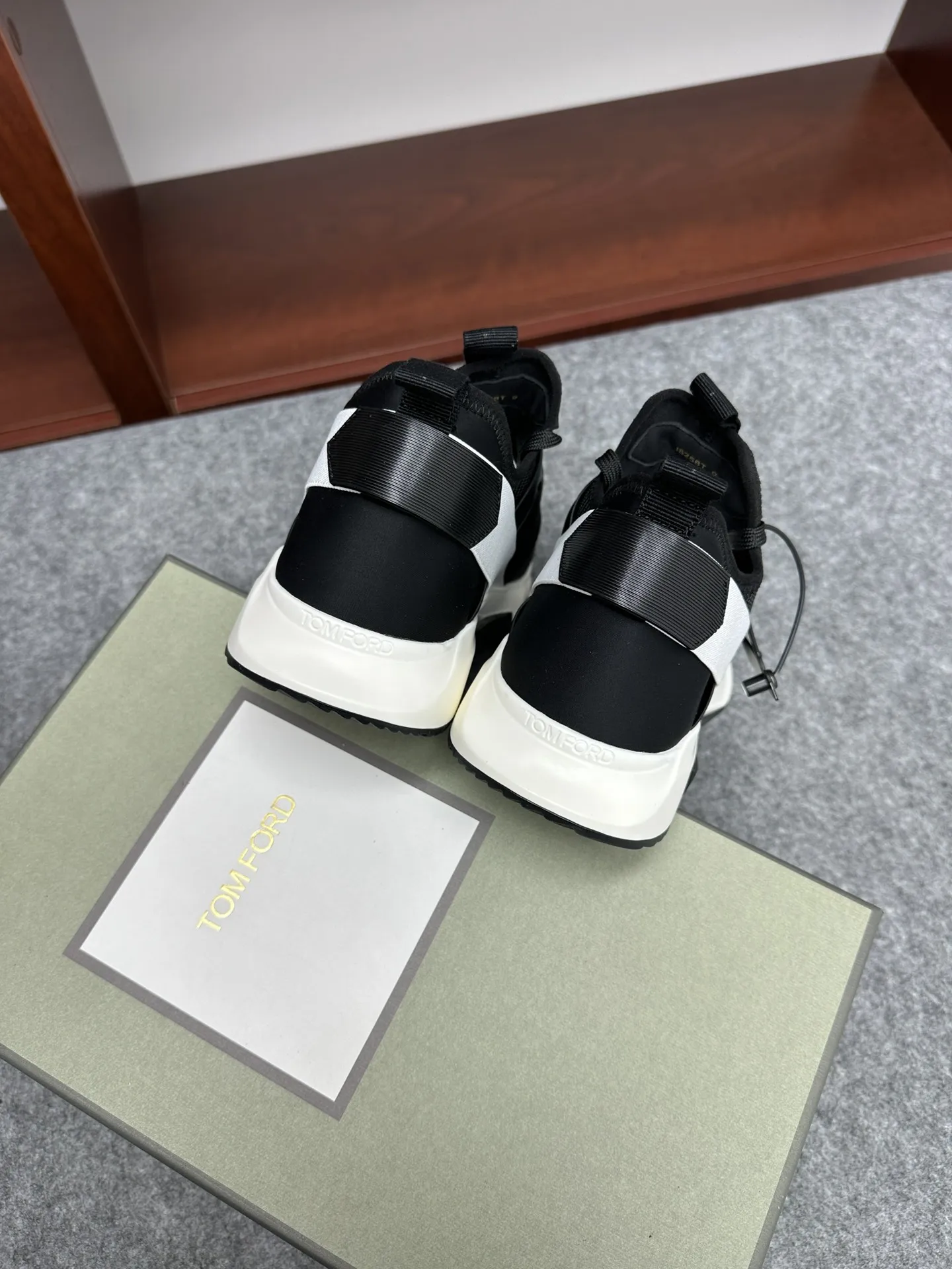 TOM FORD Мужские кроссовки TOM FORD Мужские кроссовки