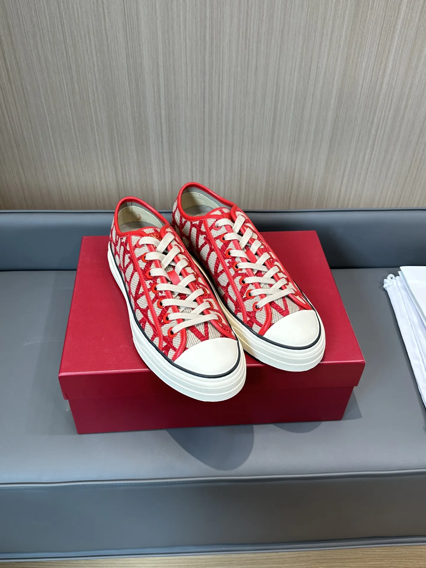 VALENTINO Кеды Toile Iconographe Totaloop