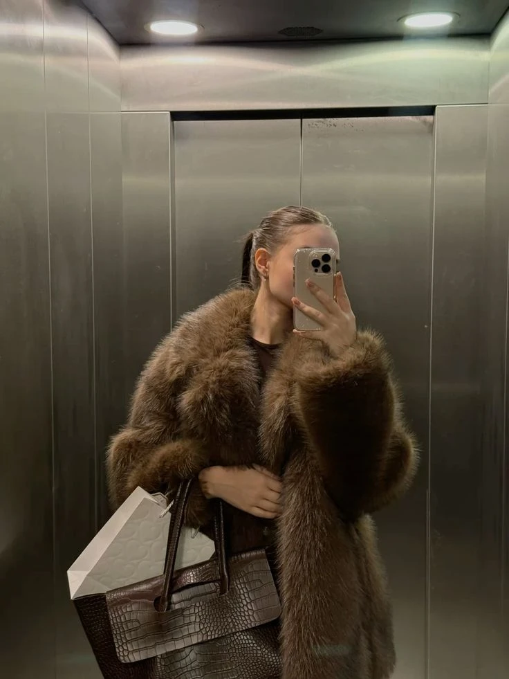 GUCCI Женская шуба из овчины  GUCCI Женская шуба из овчины