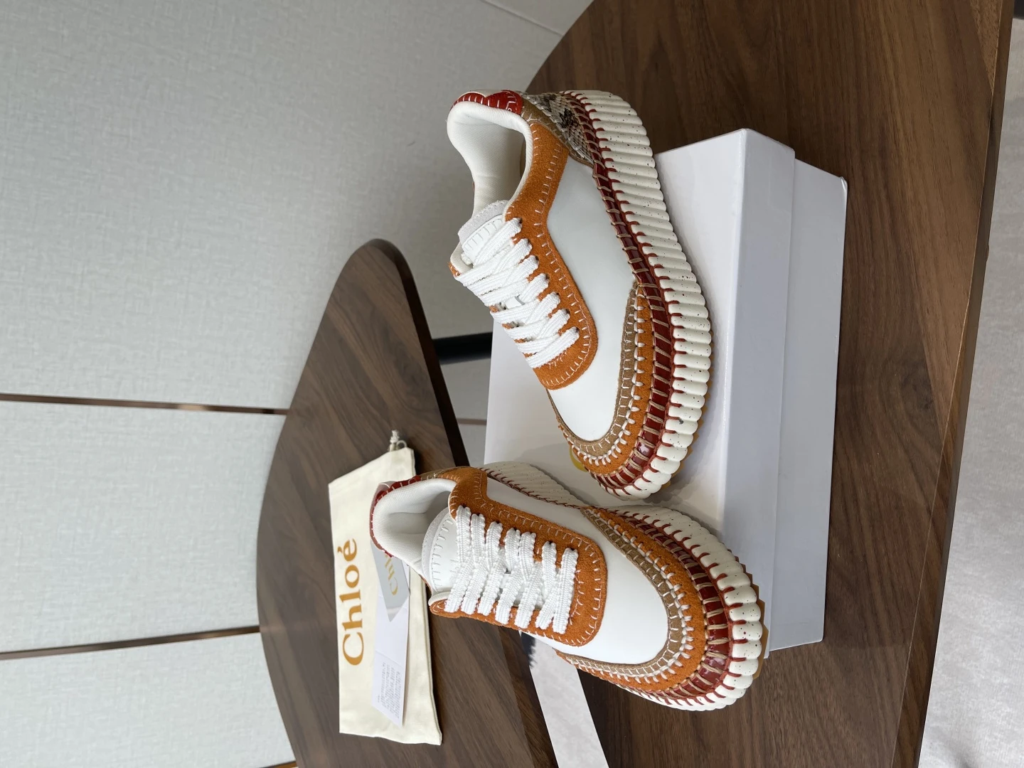 CHLOE Женские кроссовки из коровьей кожи 