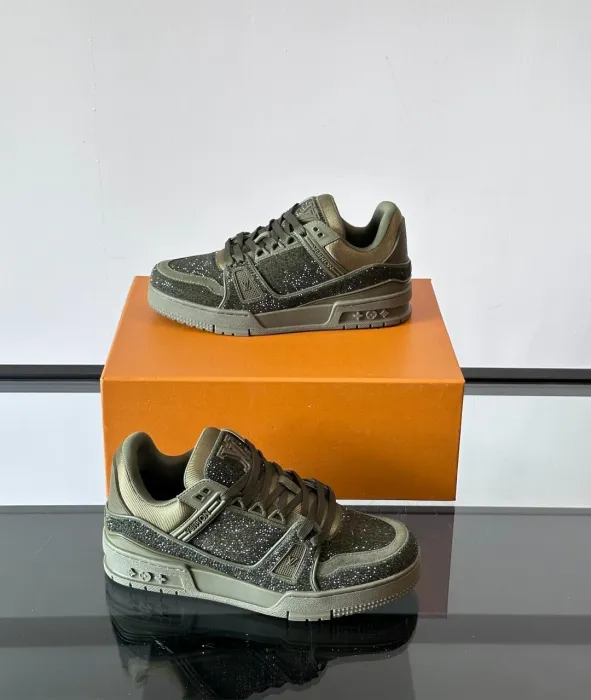 LOUIS VUITTON Мужские кроссовки