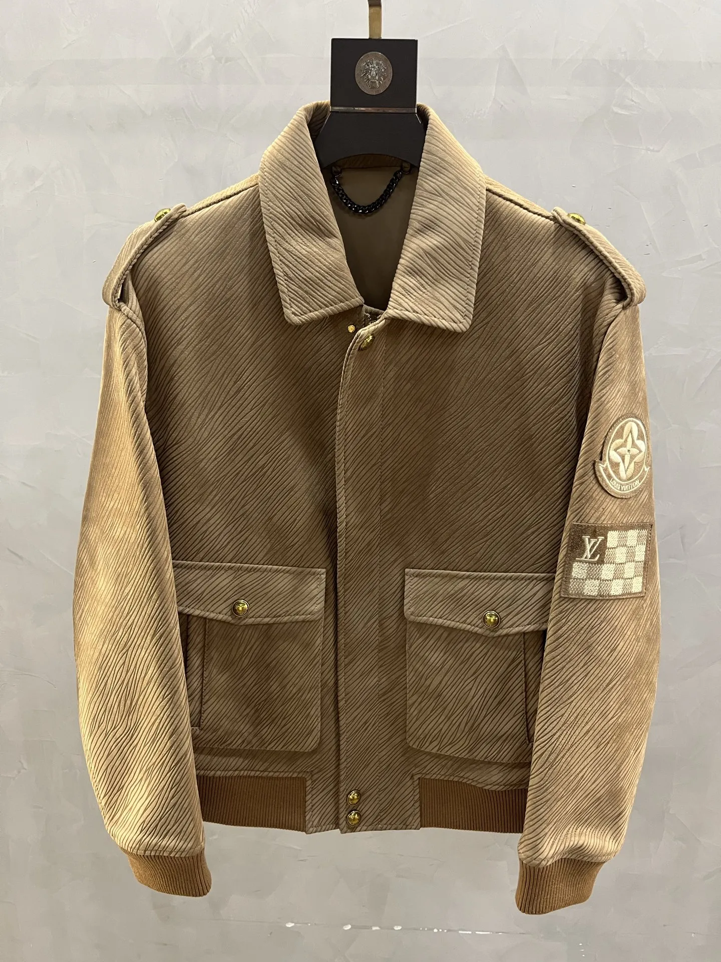 LOUIS VUITTON Мужская куртка из замши LOUIS VUITTON Мужская куртка из замши