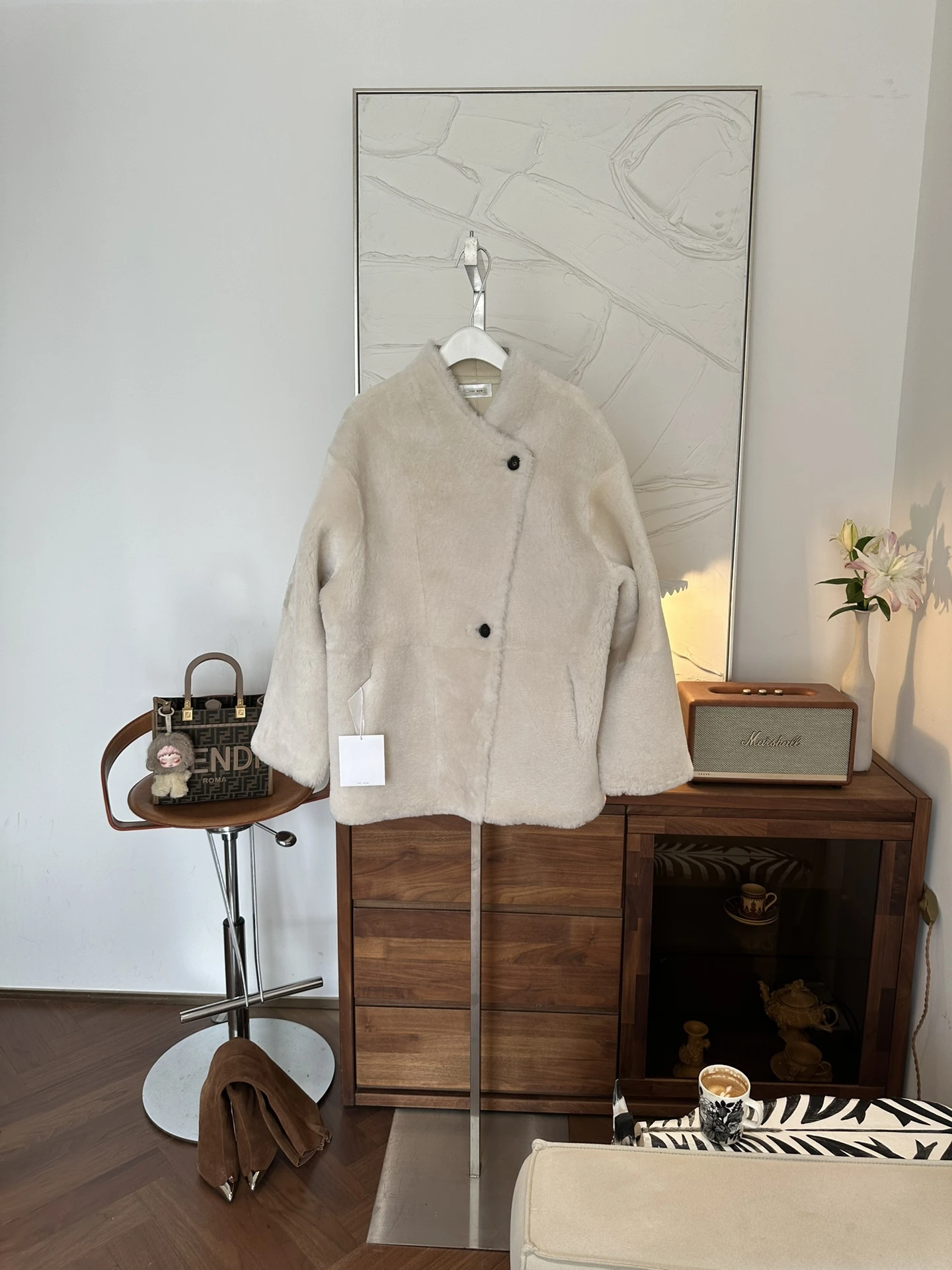 THE ROW Женская шуба из овчины THE ROW Женская шуба из овчины