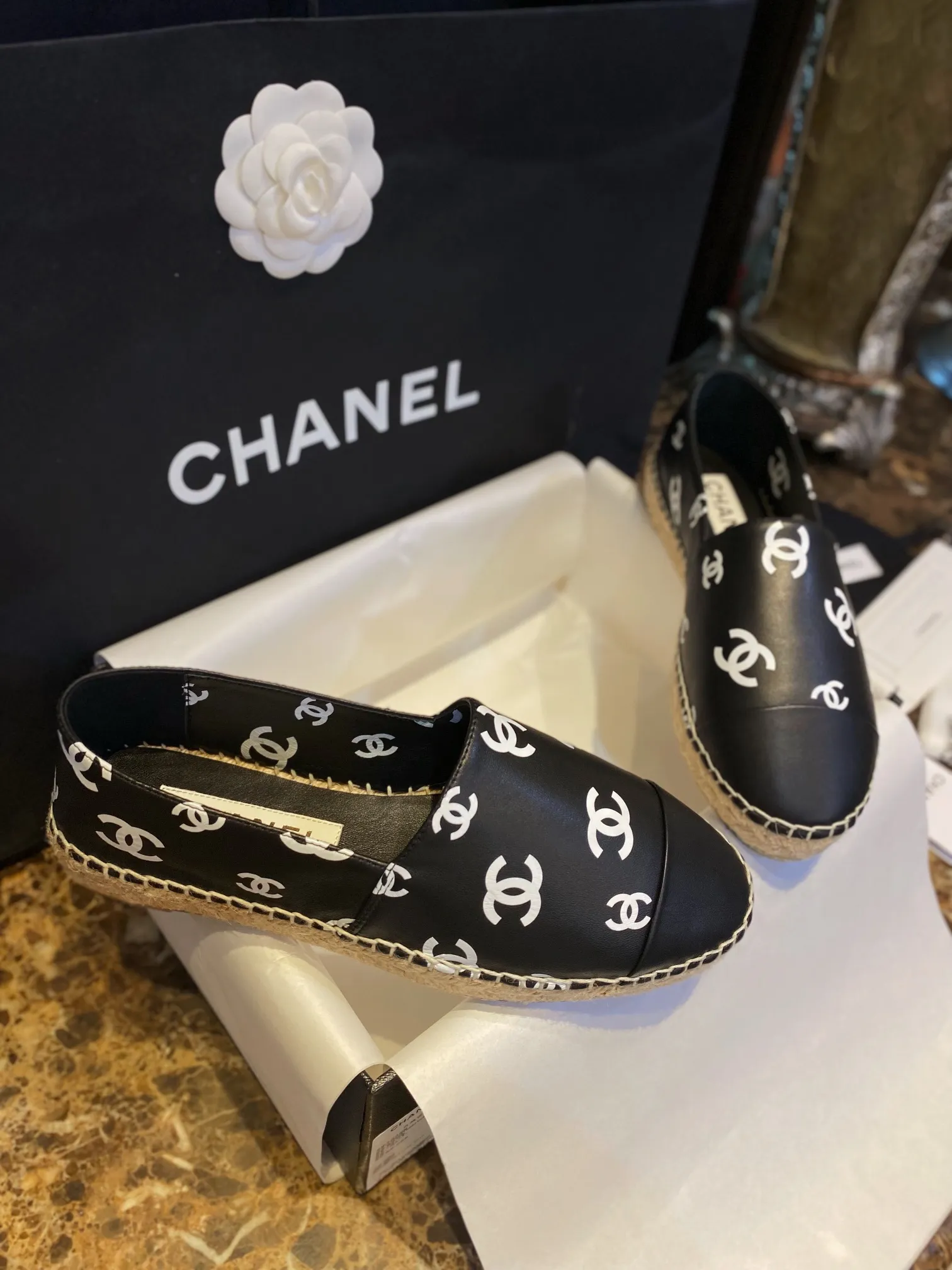 CHANEL Женские эспадрильи из овчины