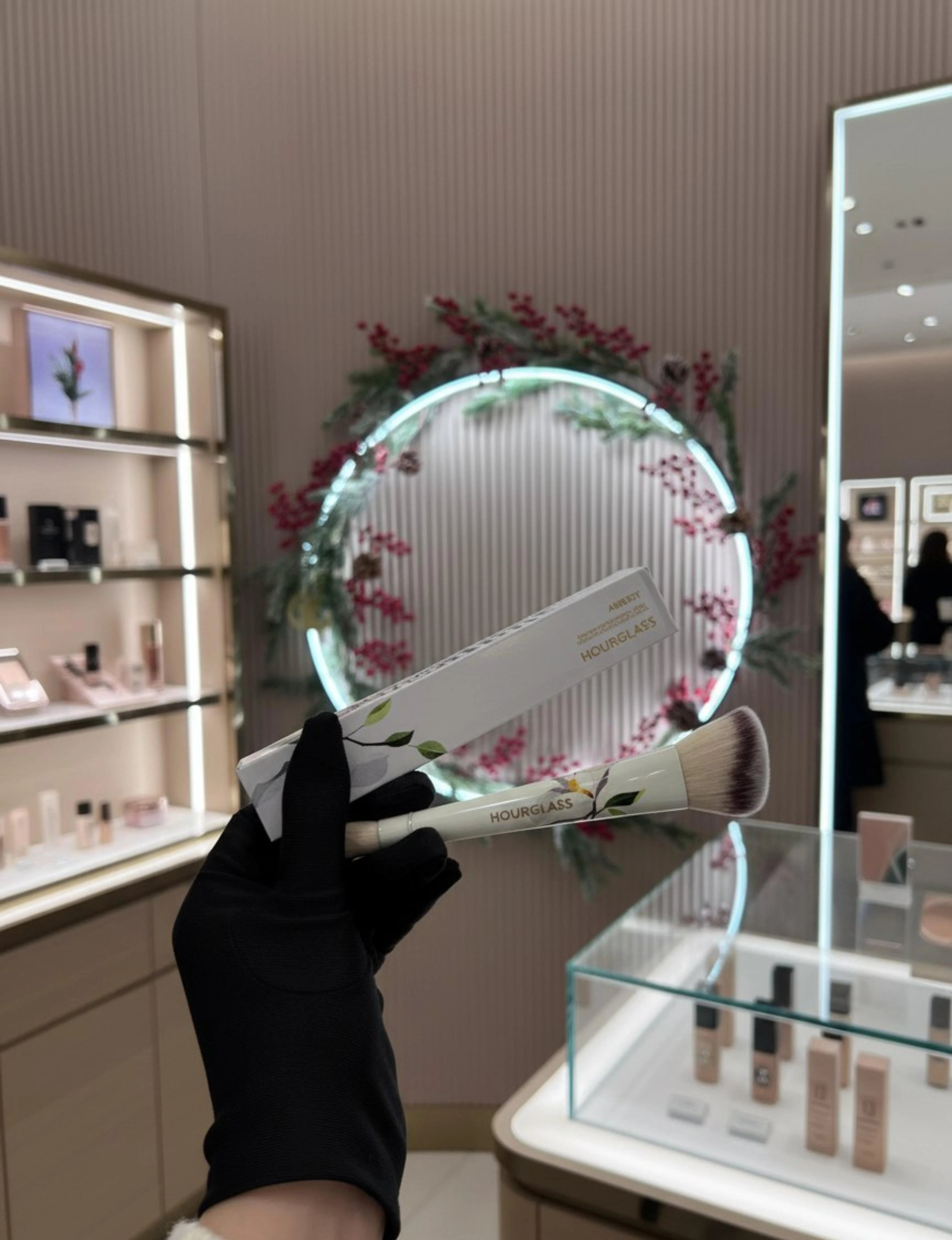 HOURGLASS Кисть для лица SWAN HOURGLASS Кисть для лица SWAN