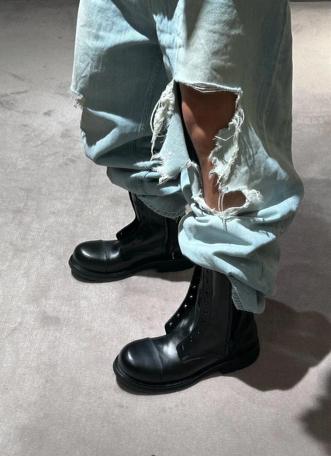 BALENCIAGA Женские сапоги из телячьей кожи черные BALENCIAGA Женские сапоги из телячьей кожи черные