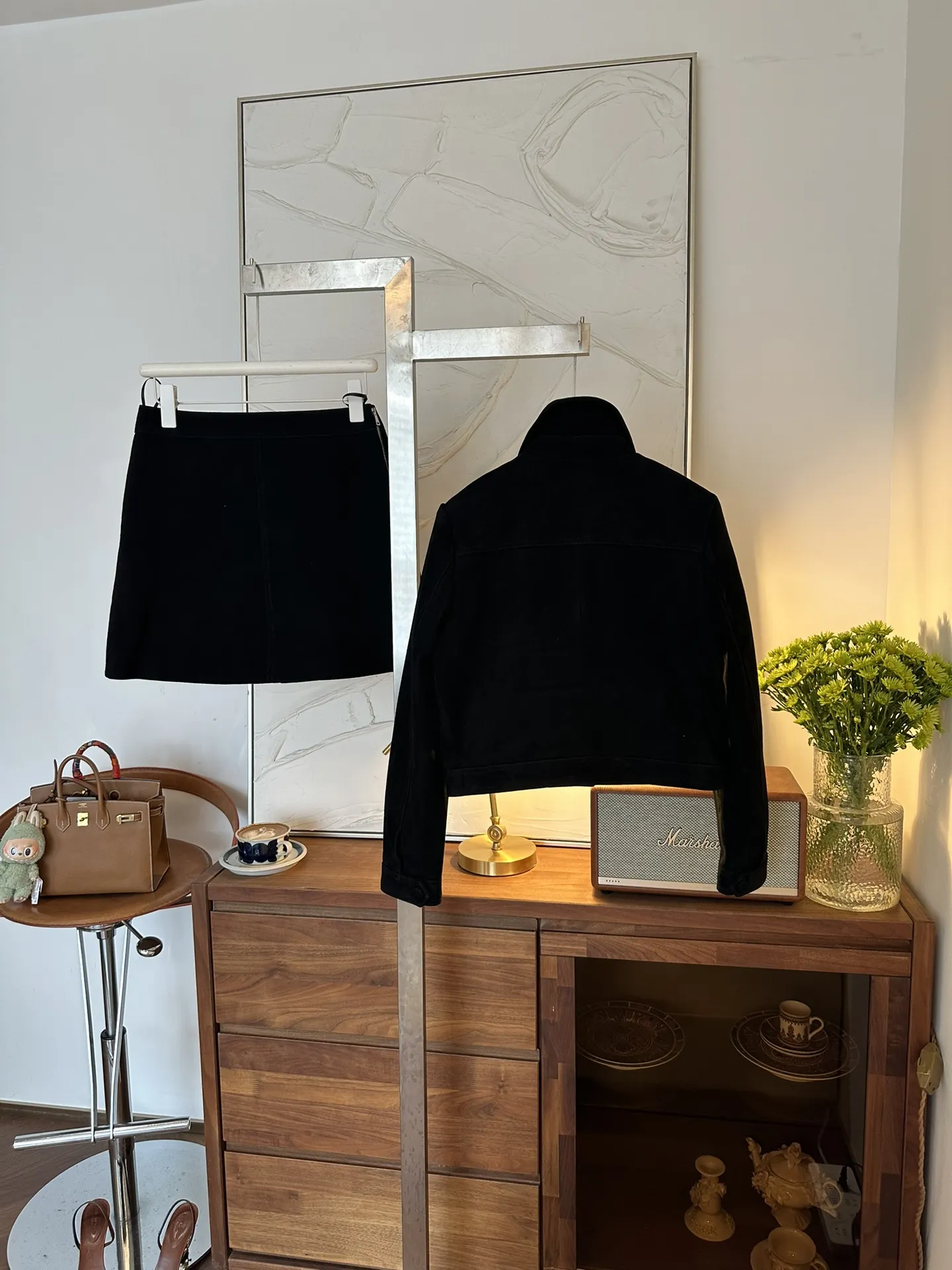 CELINE Женский костюм из замши прямого кроя