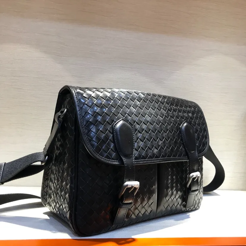 BOTTEGA VENETA Мужской Портфель с просторным внутренним отделением BOTTEGA VENETA Мужской Портфель с просторным внутренним отделением