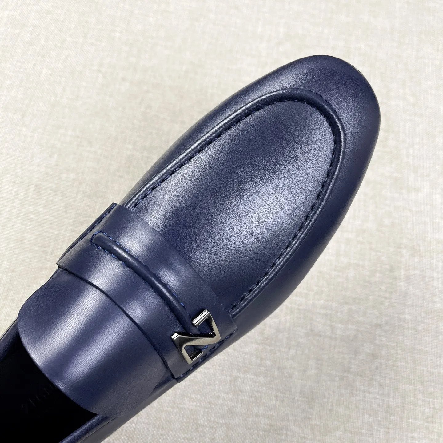 ERMENEGILDO ZEGNA Мужские лоферы телячья кожа в классических цветах ERMENEGILDO ZEGNA Мужские лоферы телячья кожа в классических цветах