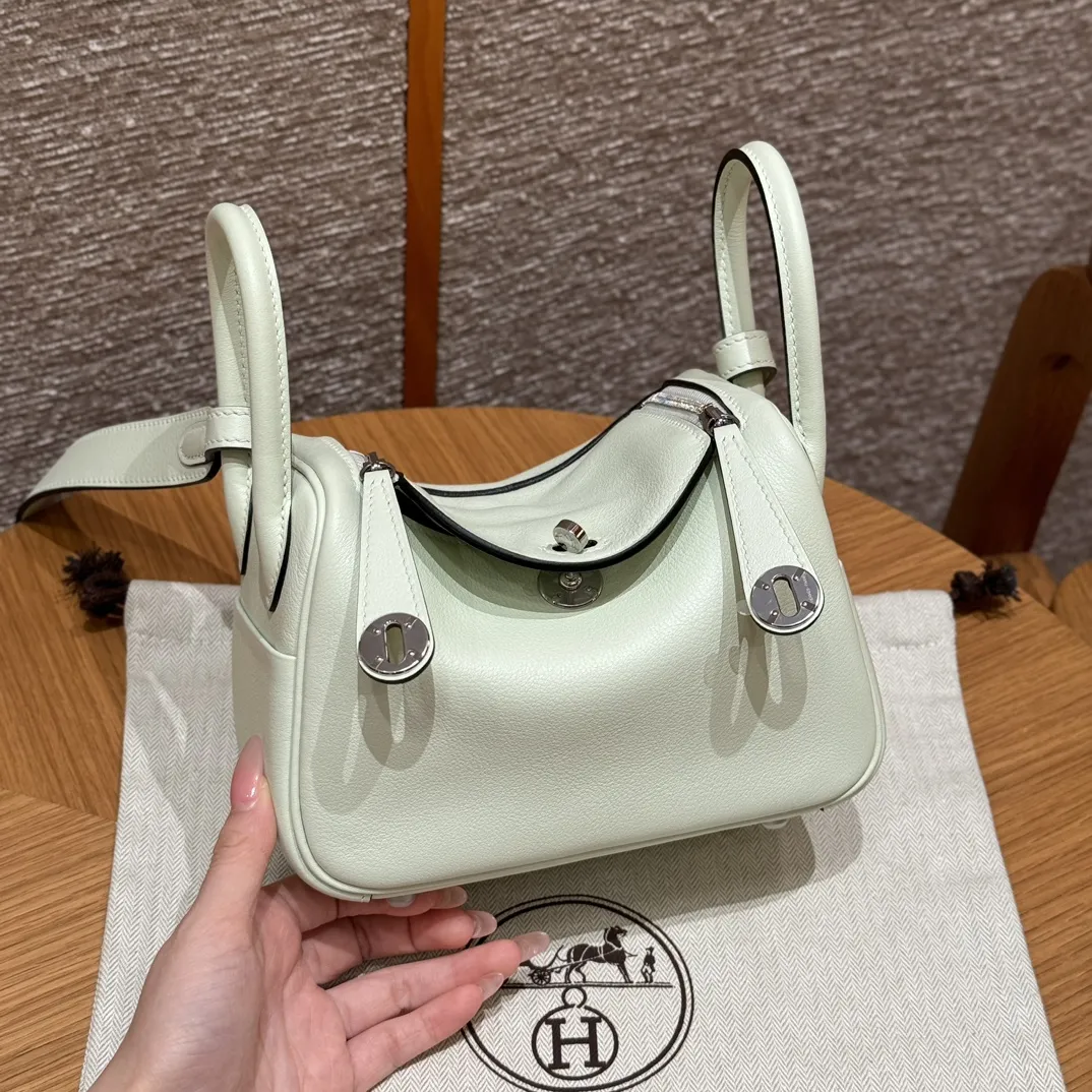 HERMES Женская сумка Lindy 19 см OZ Swift HERMES Женская сумка Lindy 19 см OZ Swift