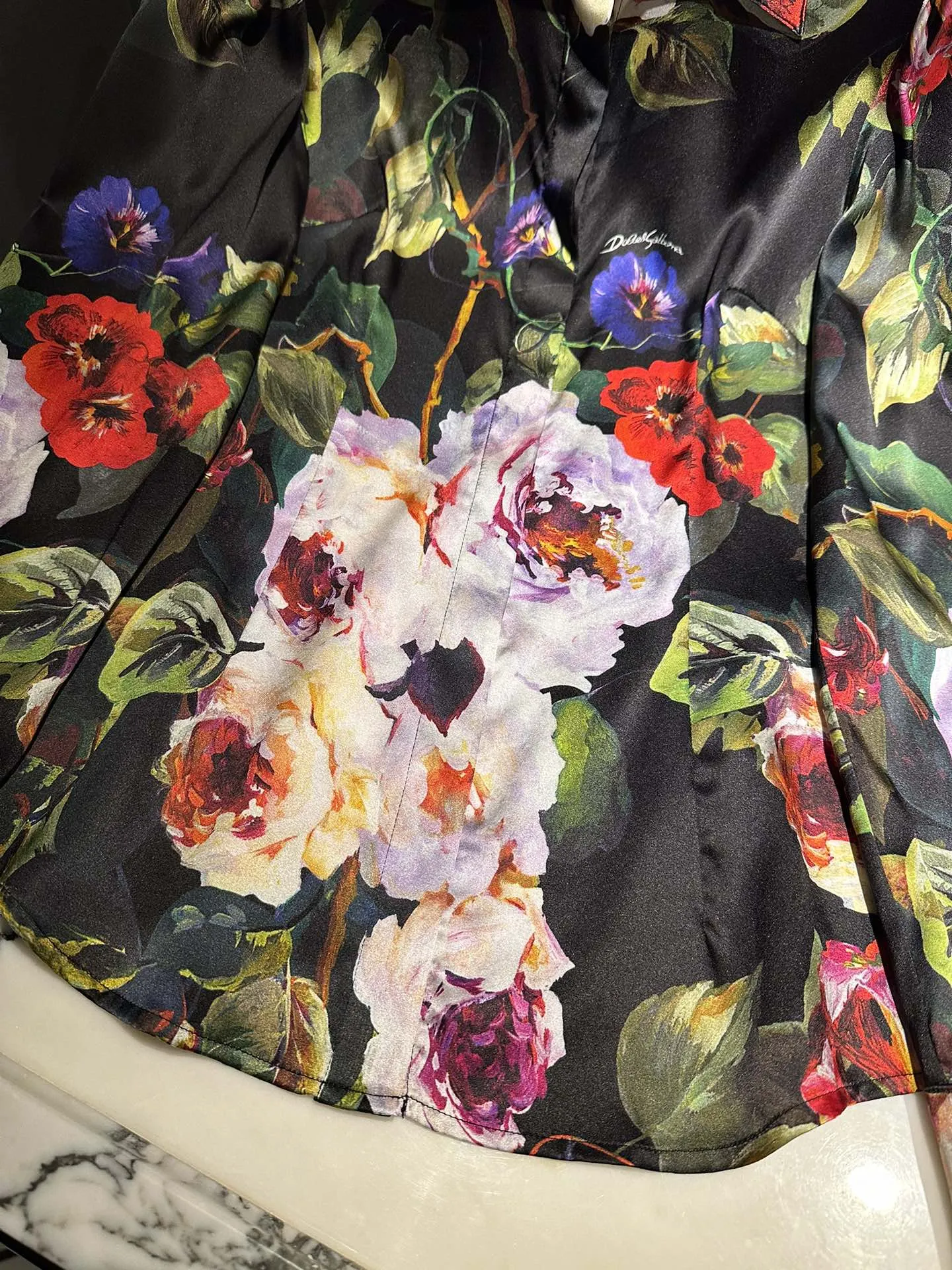 DOLCE & GABBANA Женская блузка из шелкового атласа DOLCE & GABBANA Женская блузка из шелкового атласа