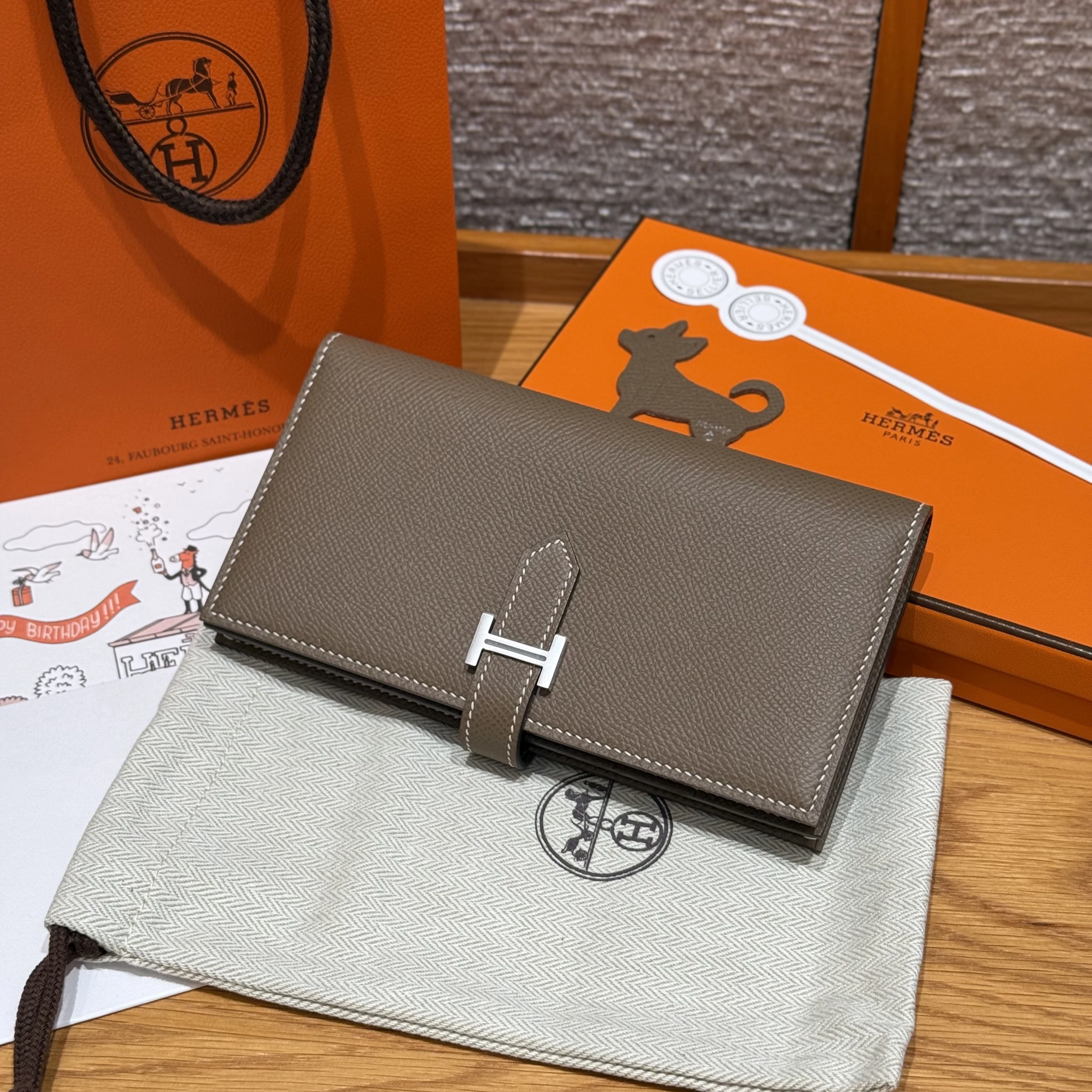HERMES Кошелёк Bearn 17.5 см 18/Etoupe Epsom HERMES Кошелёк Bearn 17.5 см 18/Etoupe Epsom