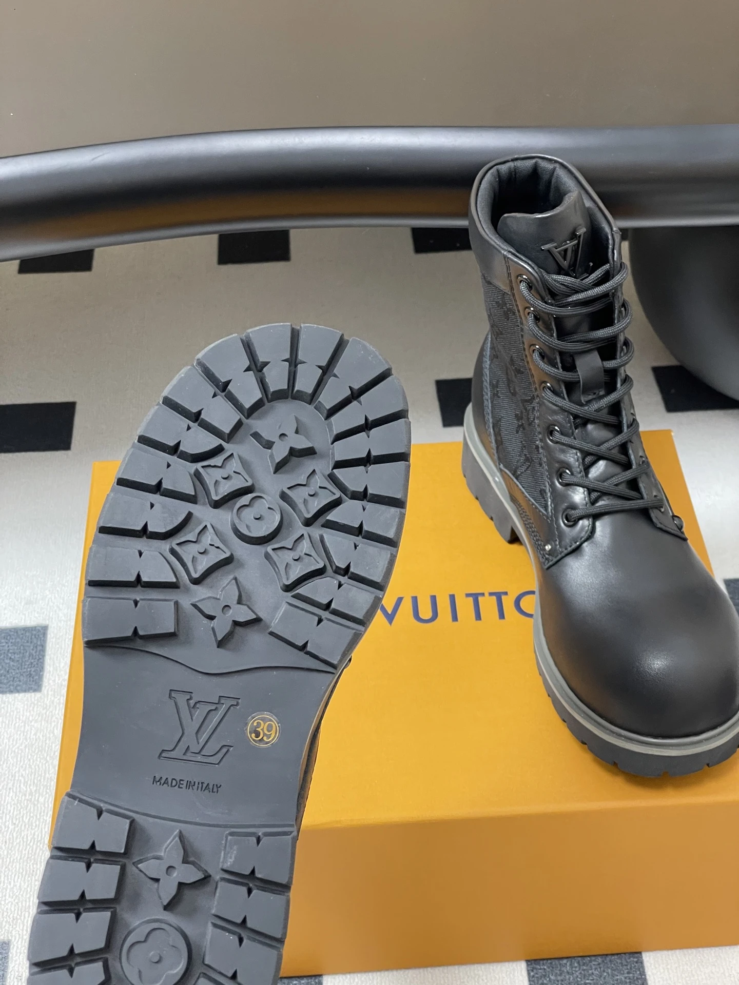 LOUIS VUITTON Женские ботинки