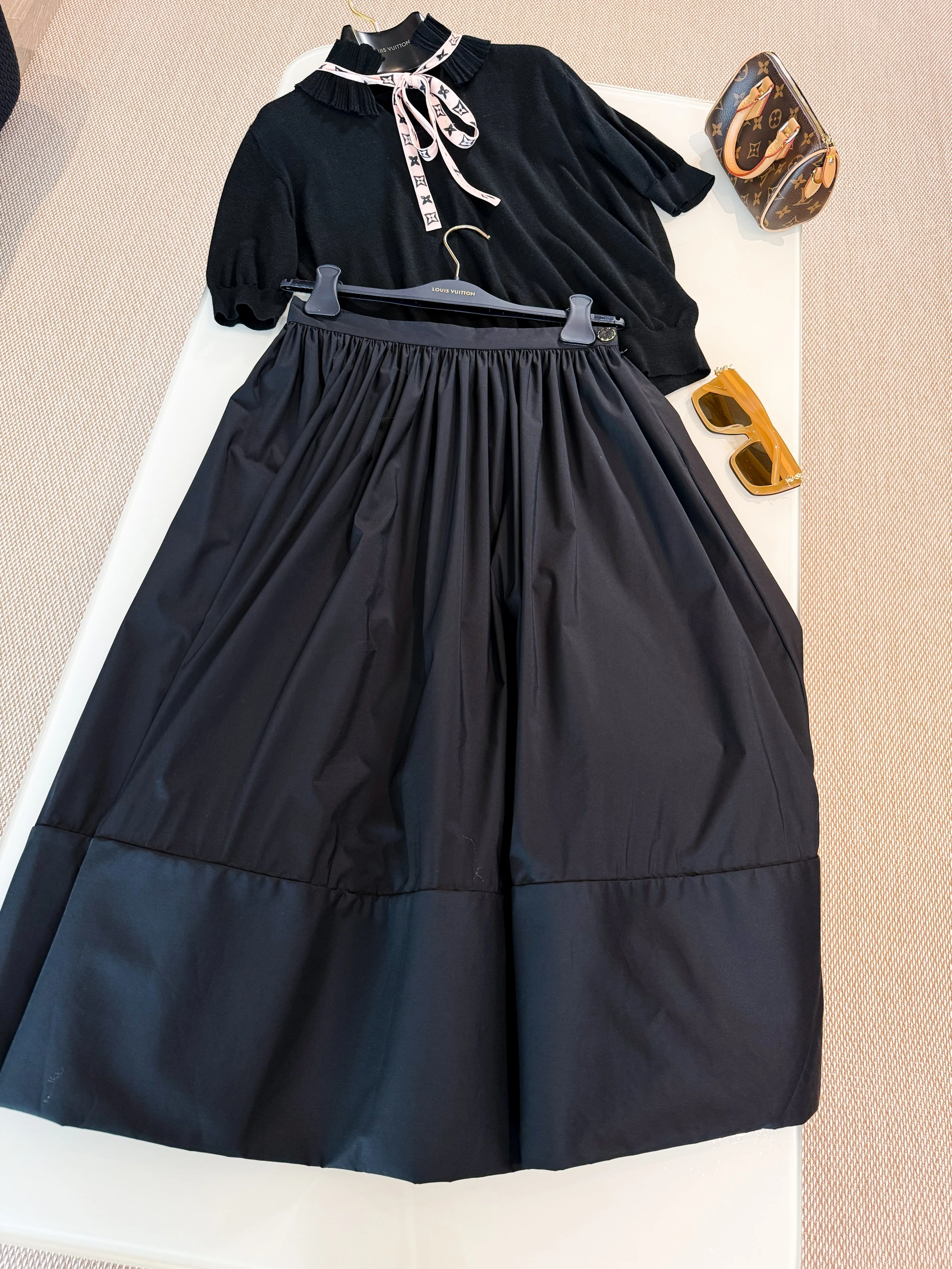 LOUIS VUITTON Женская юбка LOUIS VUITTON Женская юбка