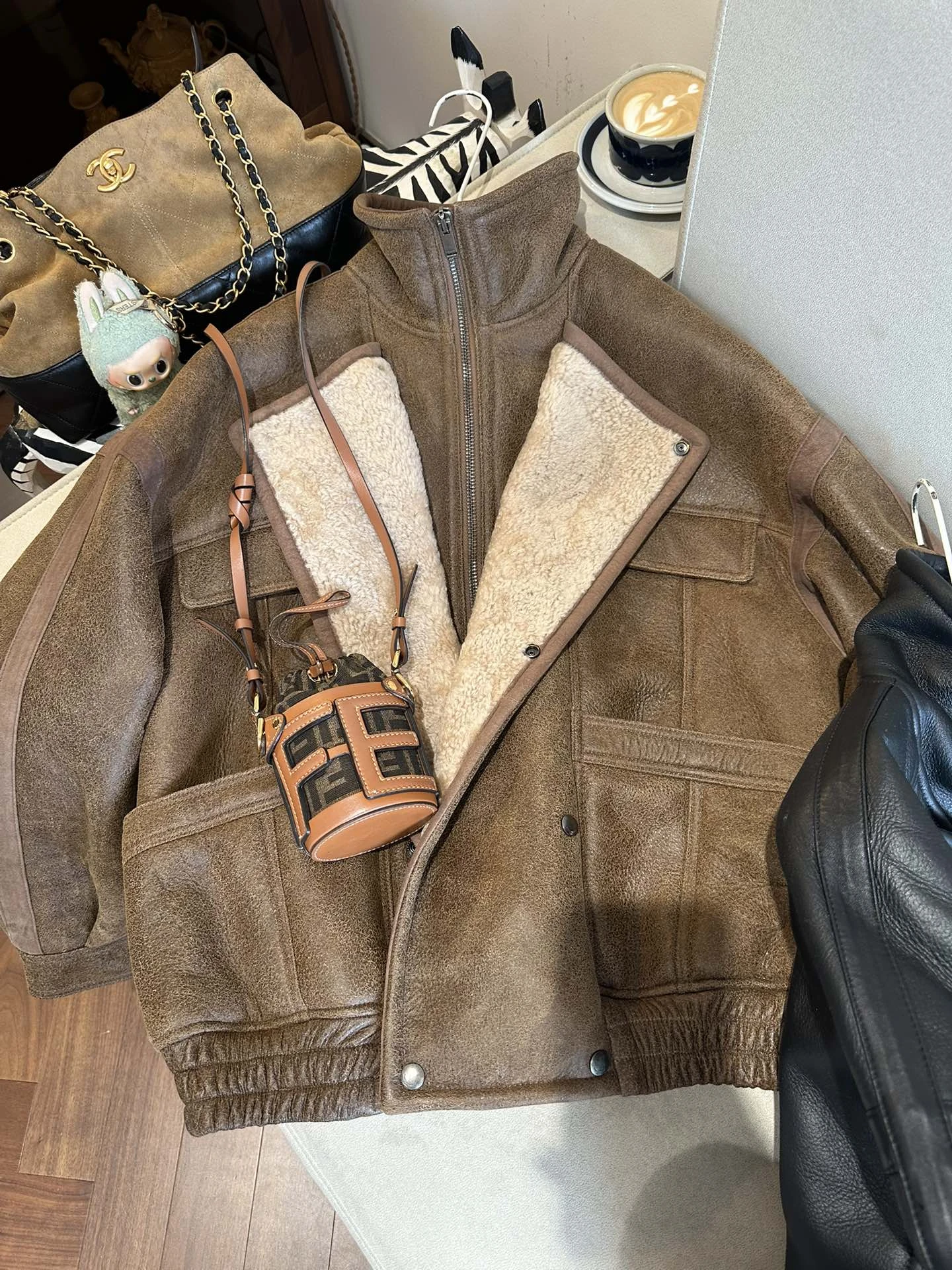 SAINT LAURENT Женская кожаная дублёнка с шерстью