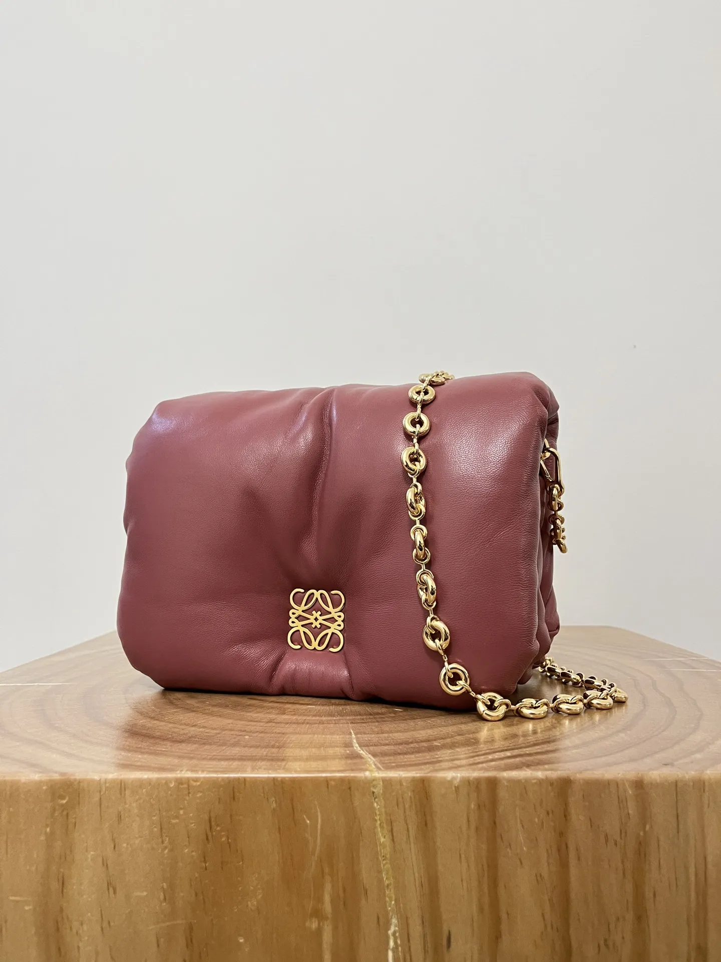 LOEWE Женская сумка Puffer Goya из кожи наппа