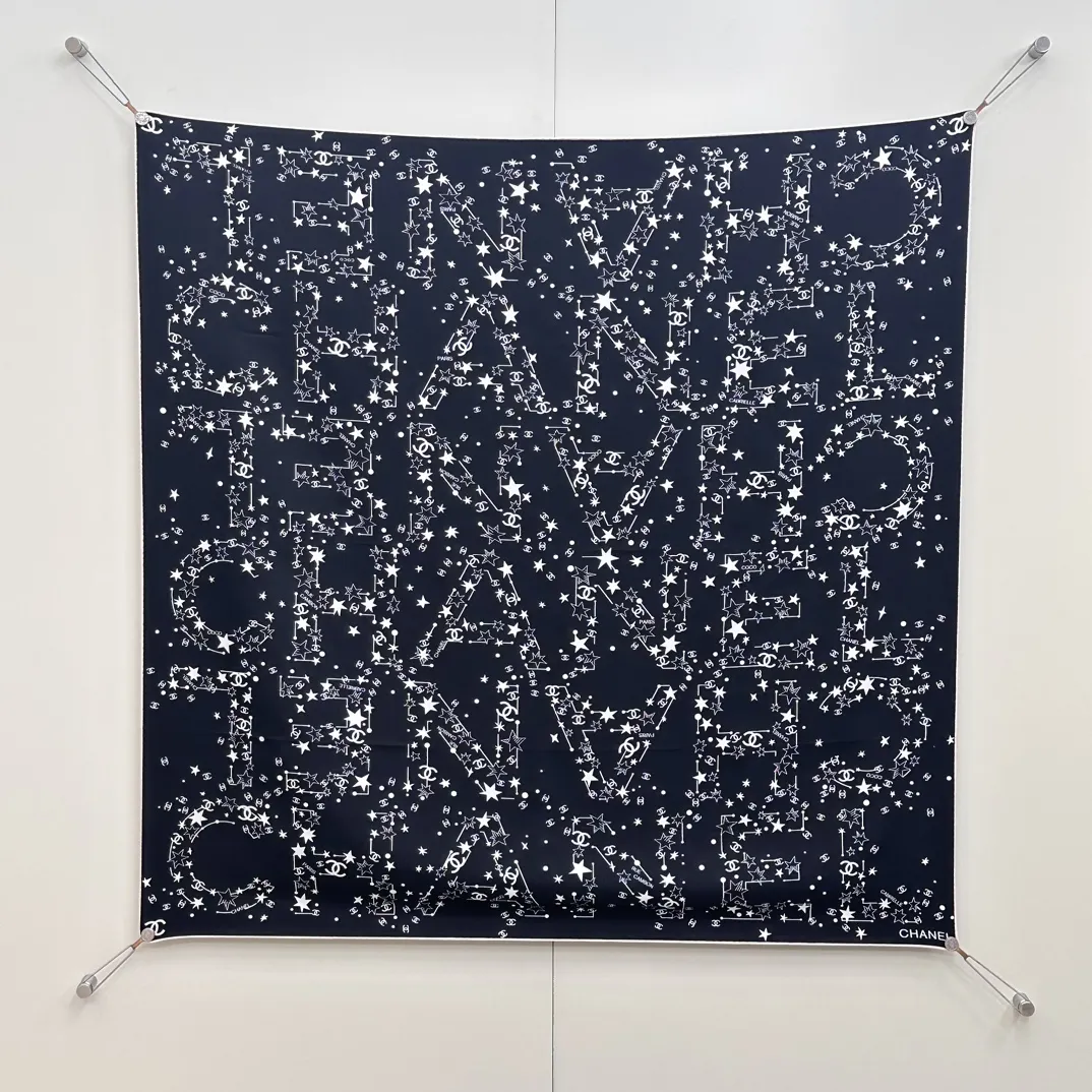 CHANEL Женский платок шёлк CHANEL Женский платок шёлк