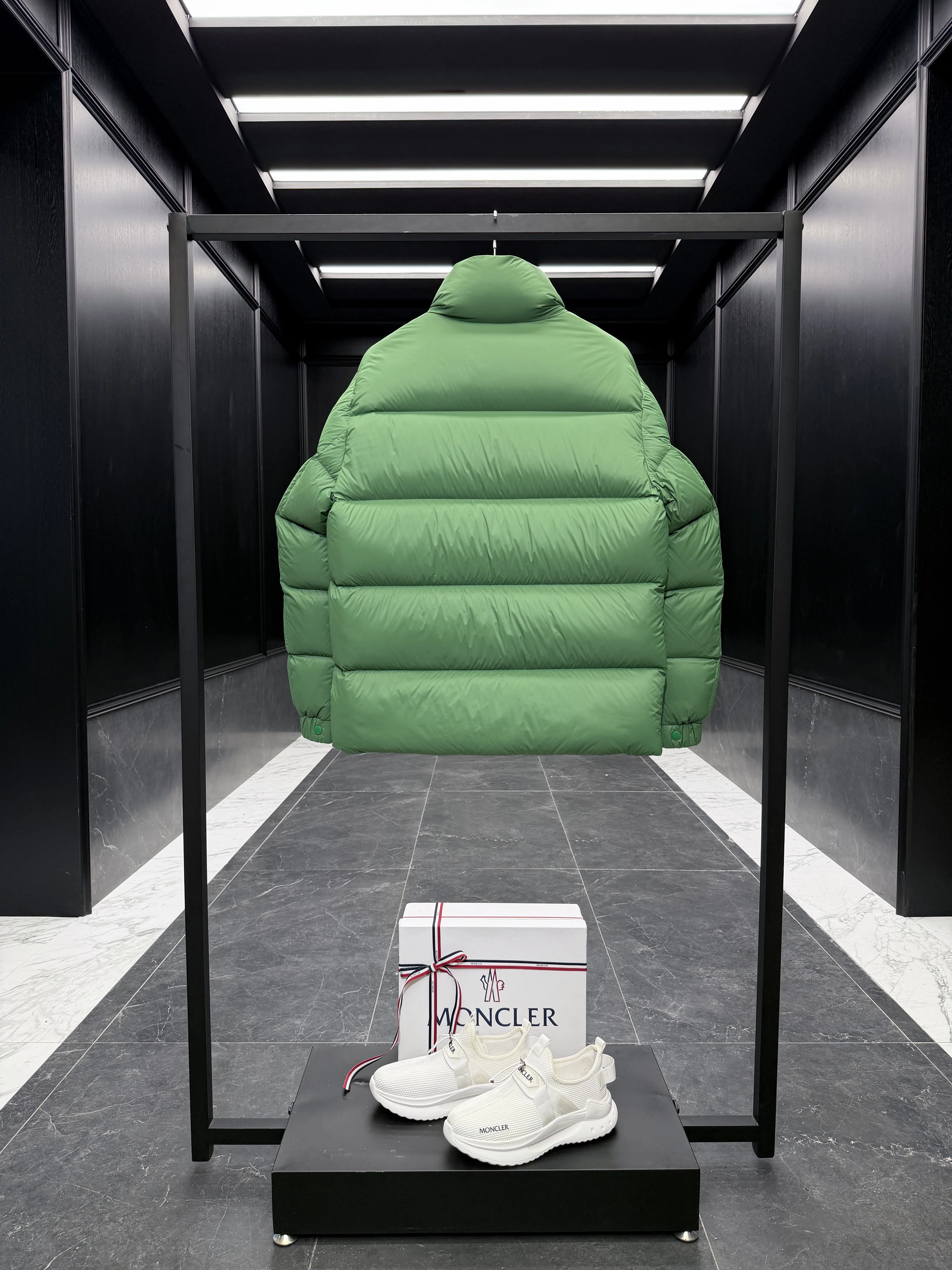 MONCLER Женский пуховик Citala 