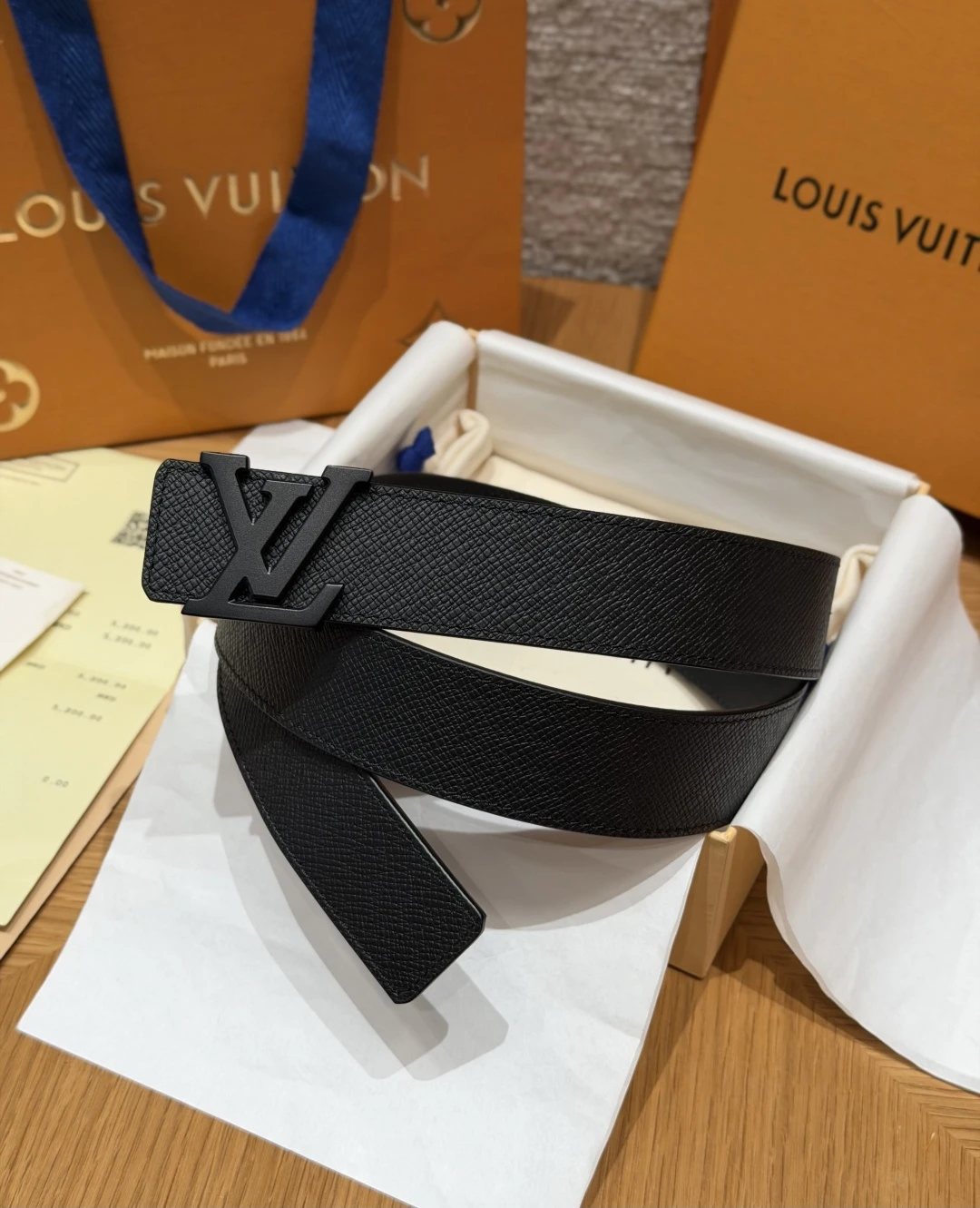 LOUIS VUITTON Мужской ремень LOUIS VUITTON Мужской ремень