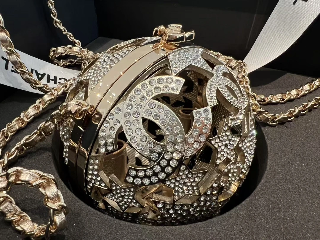 CHANEL Женский клатч CHANEL Женский клатч