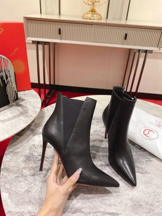 CHRISTIAN LOUBOUTIN Женские ботильоны Astribooty