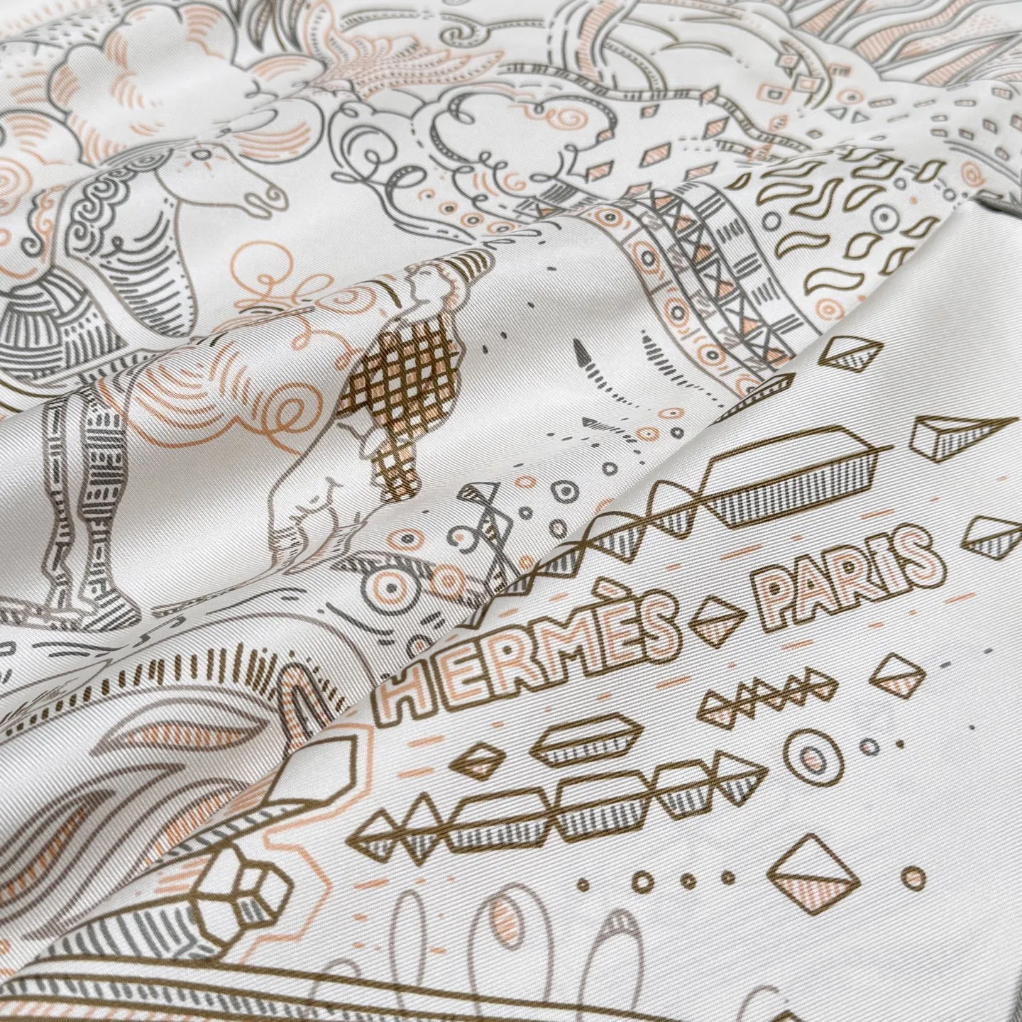 HERMES Женский платок из шелка HERMES Женский платок из шелка