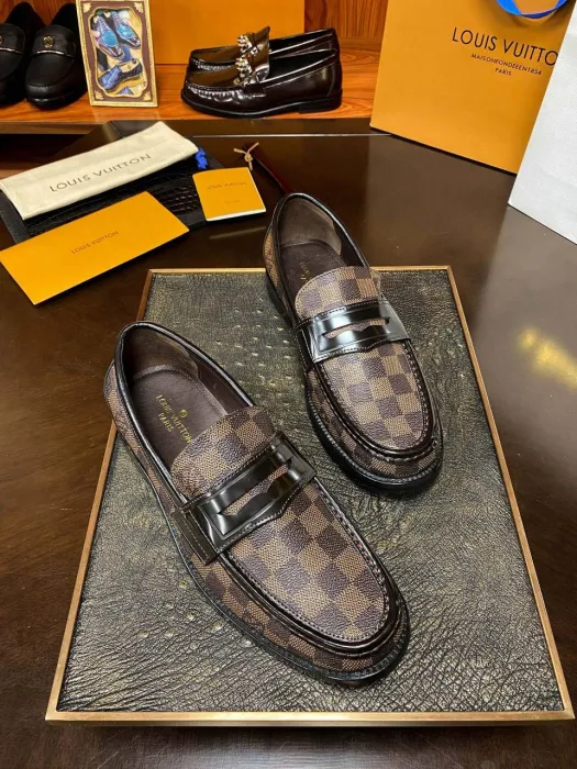 LOUIS VUITTON Мужские лоферы
