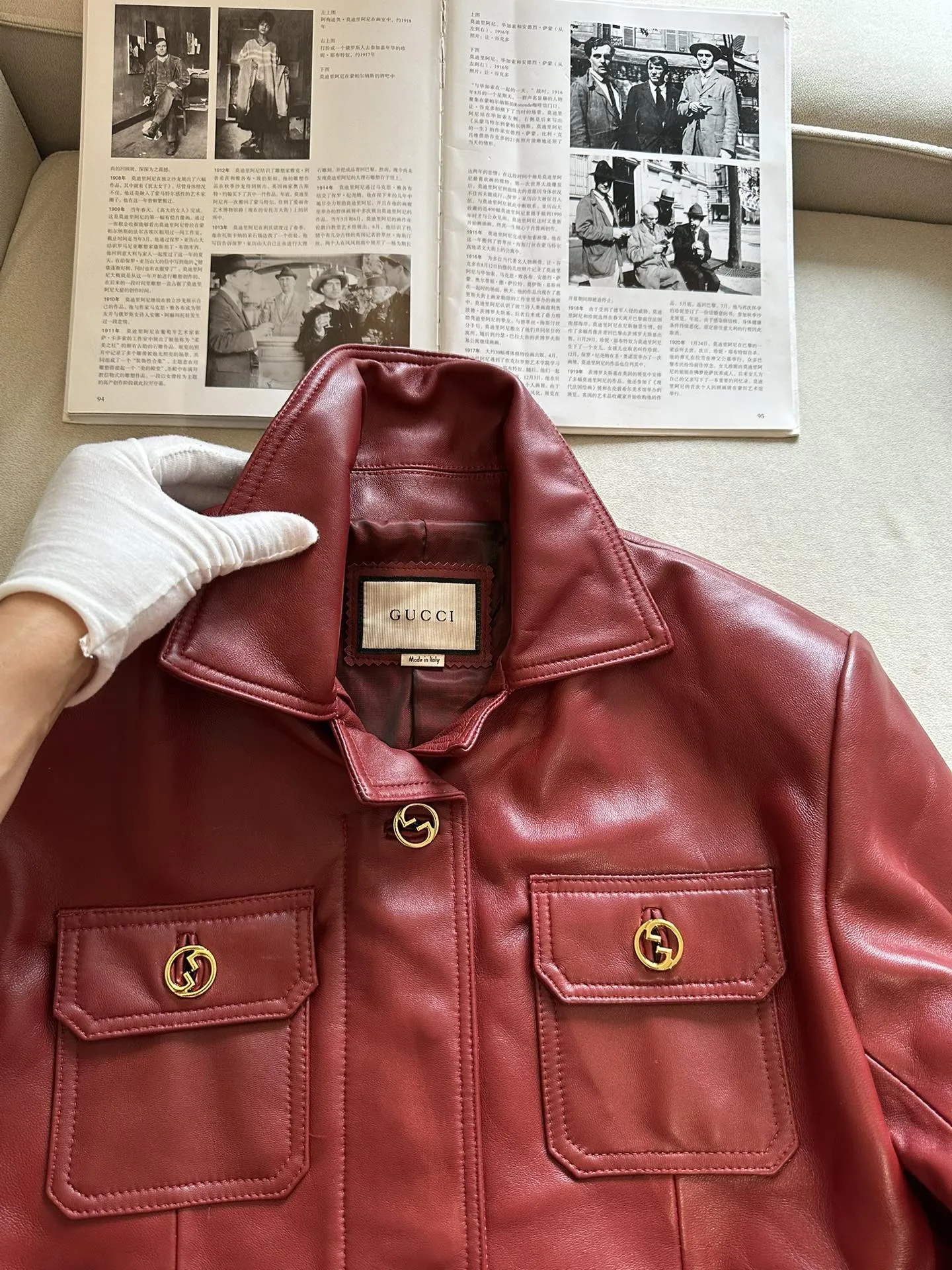 GUCCI Женский кожаный жакет GUCCI Женский кожаный жакет