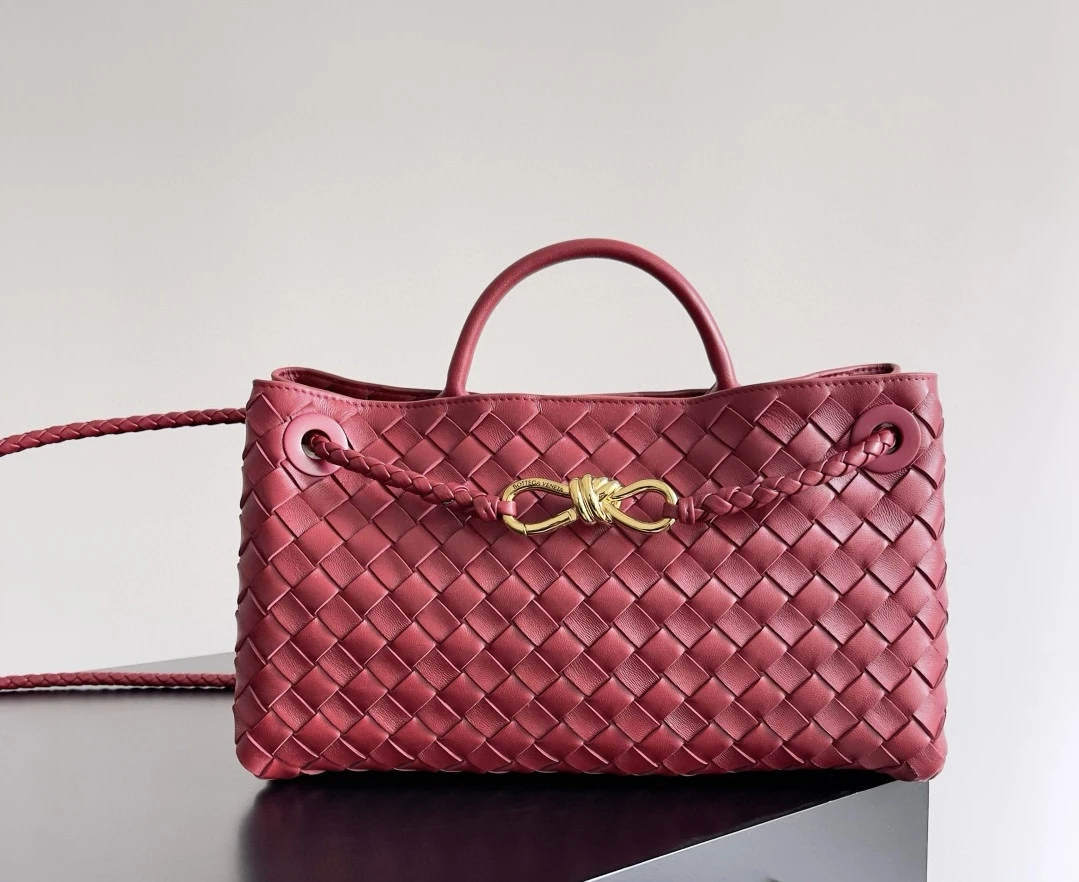 BOTTEGA VENETA Сумка East-West Andiamo 