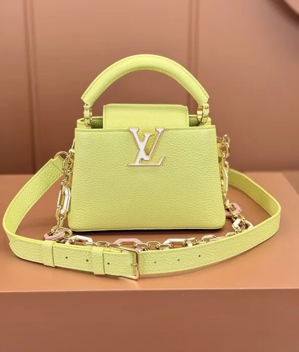 LOUIS VUITTON Женская сумка Capucines Mini M25232