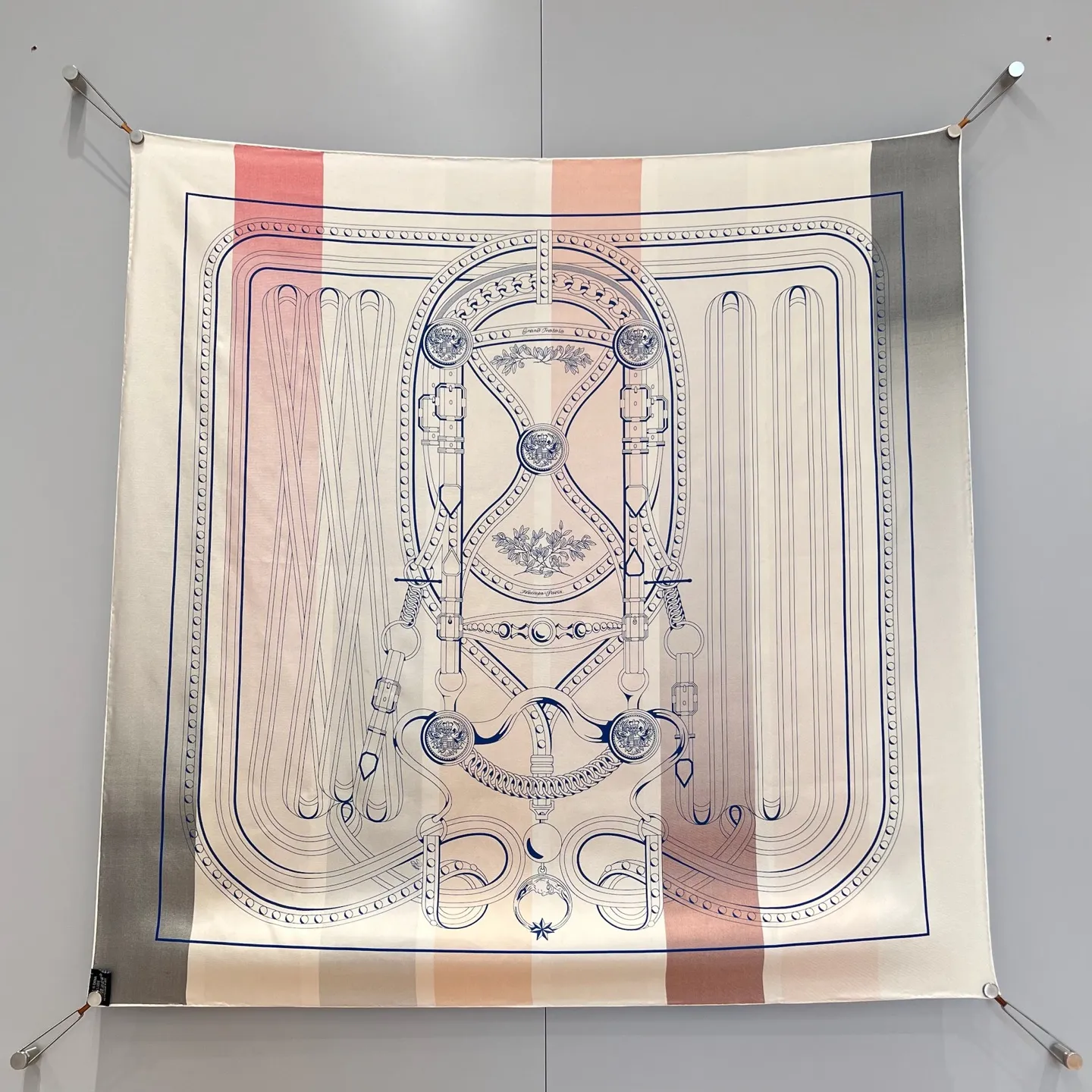 HERMES Платок из шелковый