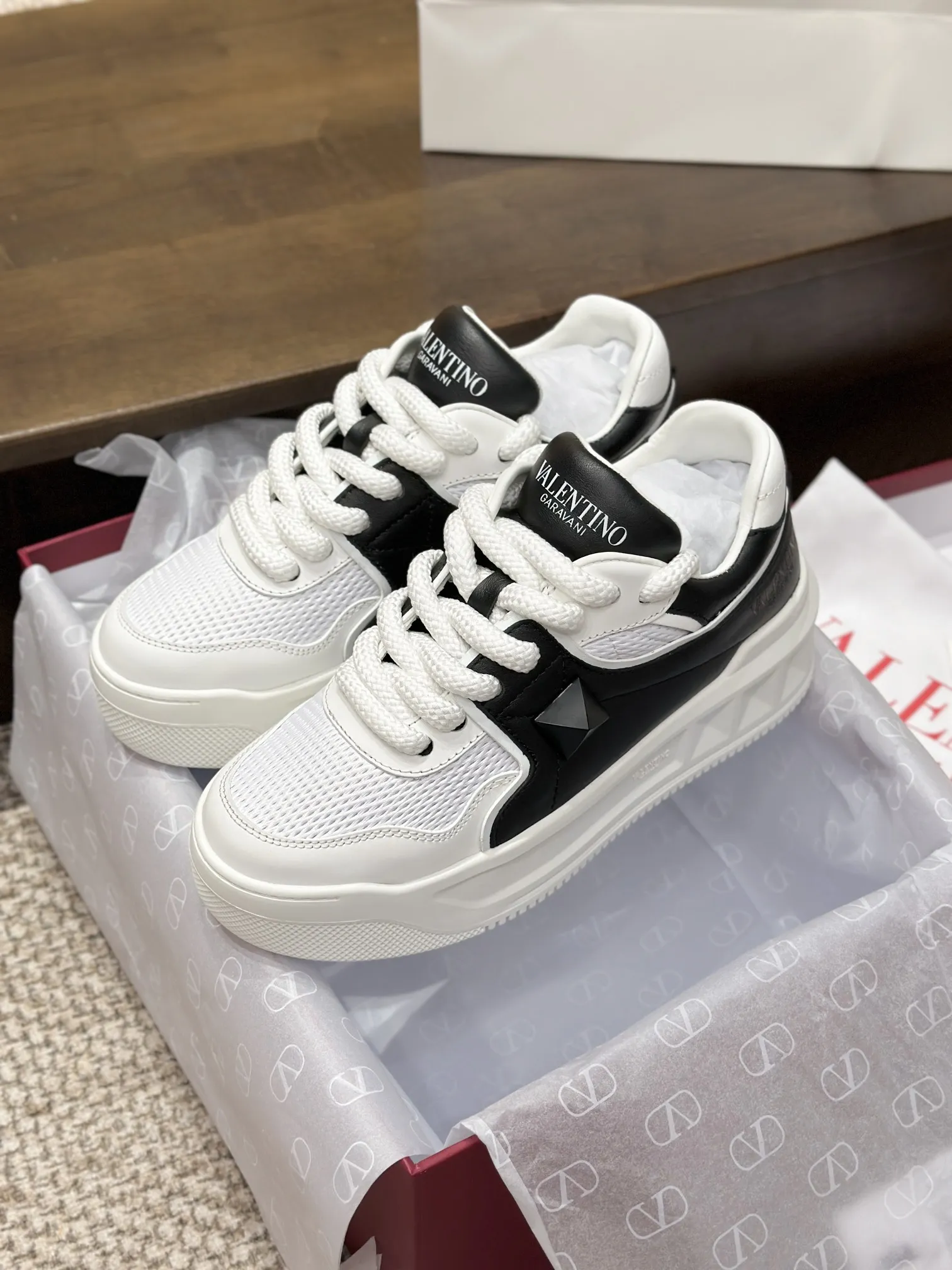 VALENTINO Кроссовки One Stud XL белые