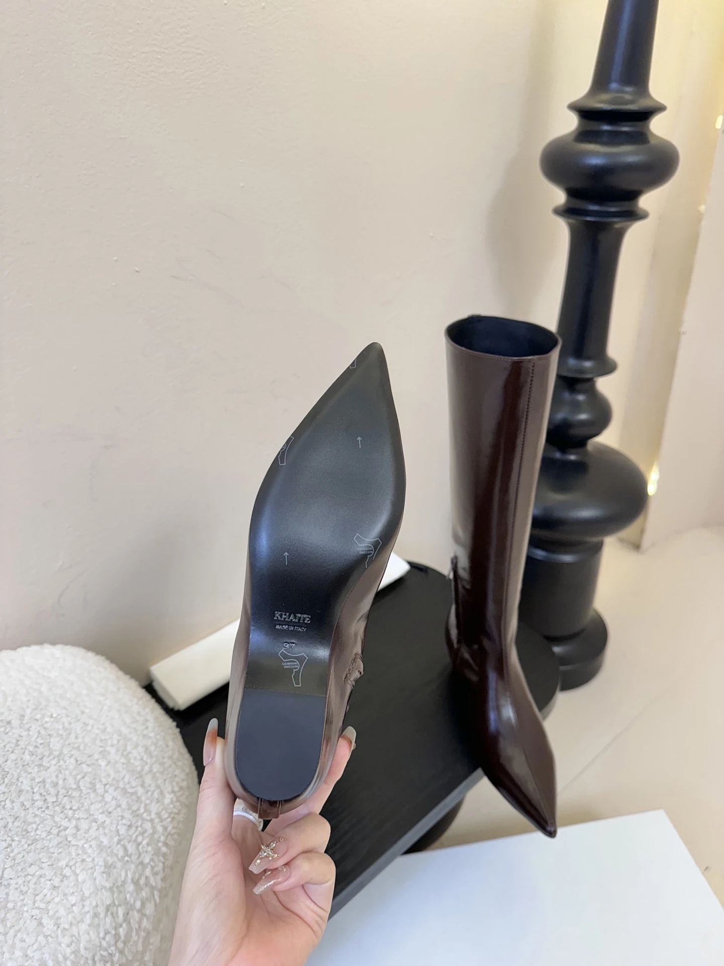 KHAITE Женские сапоги с острым носом