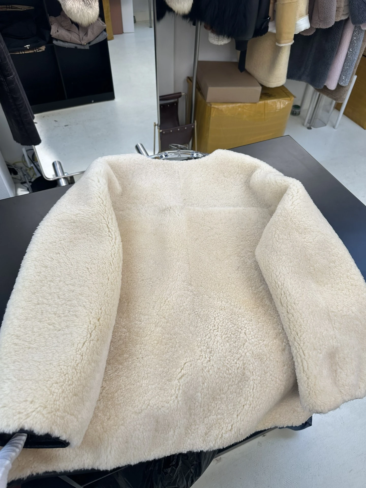 THE ROW Женская кожаная дублёнка из меха THE ROW Женская кожаная дублёнка из меха