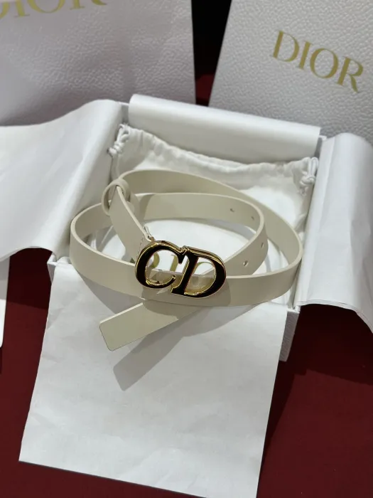 CHRISTIAN DIOR Женский кожаный ремень Saddle молочный