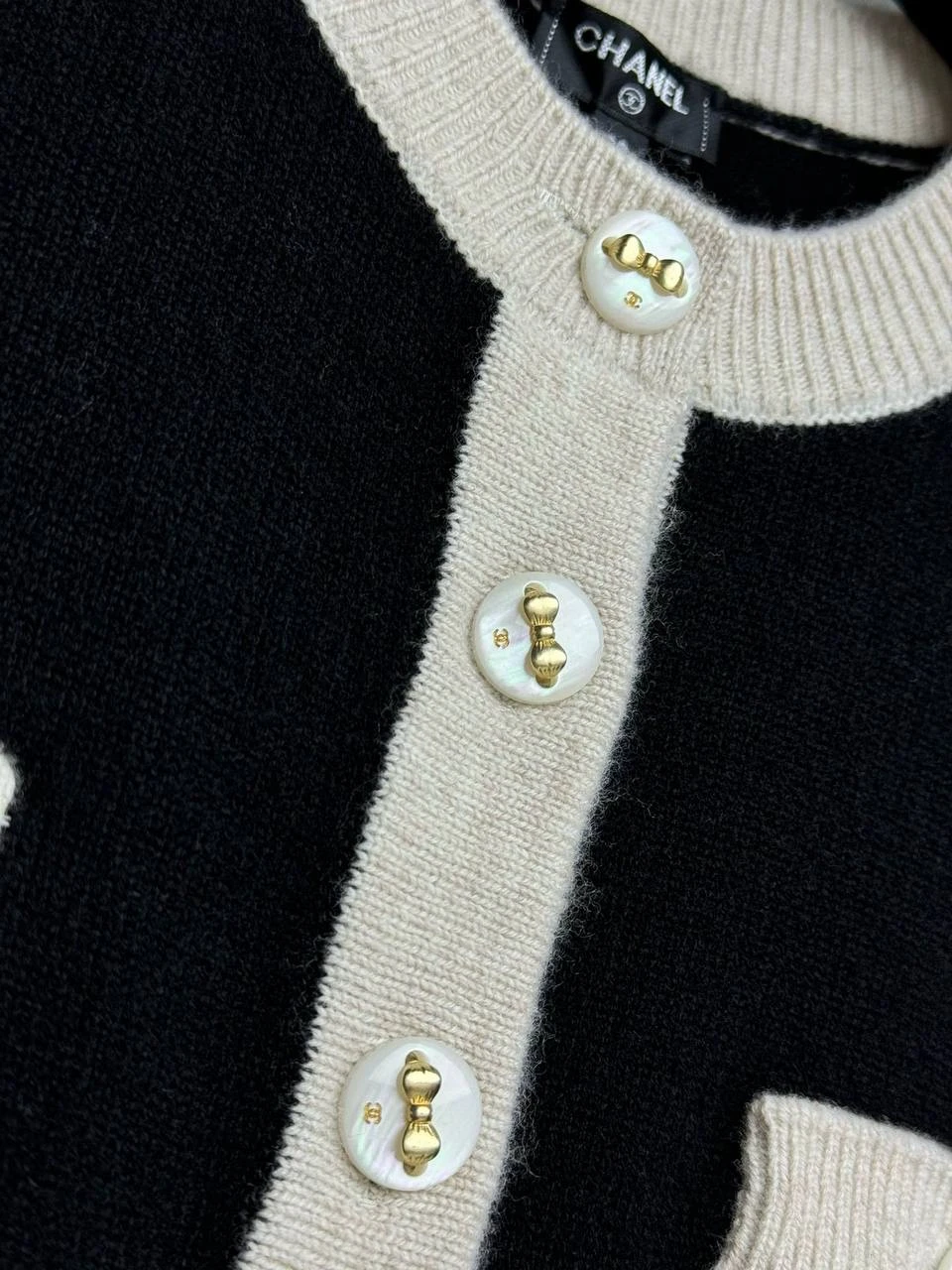 CHANEL Женский кардиган  CHANEL Женский кардиган