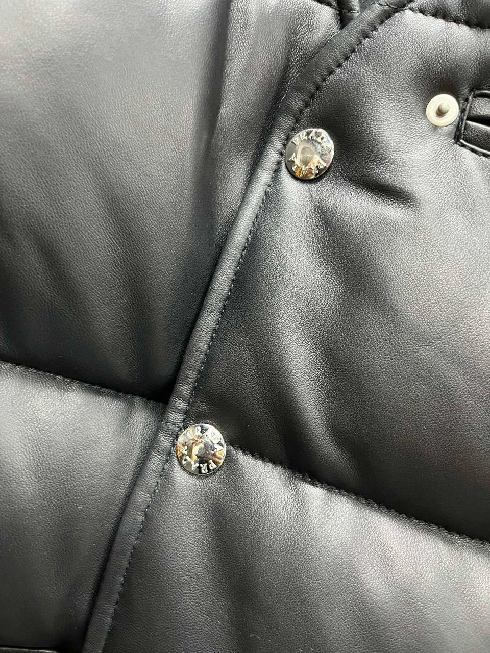 PRADA Мужской жилет из кожи ягненка  PRADA Мужской жилет из кожи ягненка