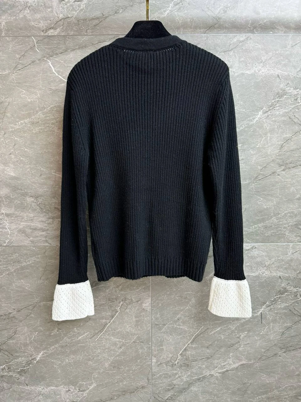 CHANEL Женский кардиган из трикотажа CHANEL Женский кардиган из трикотажа