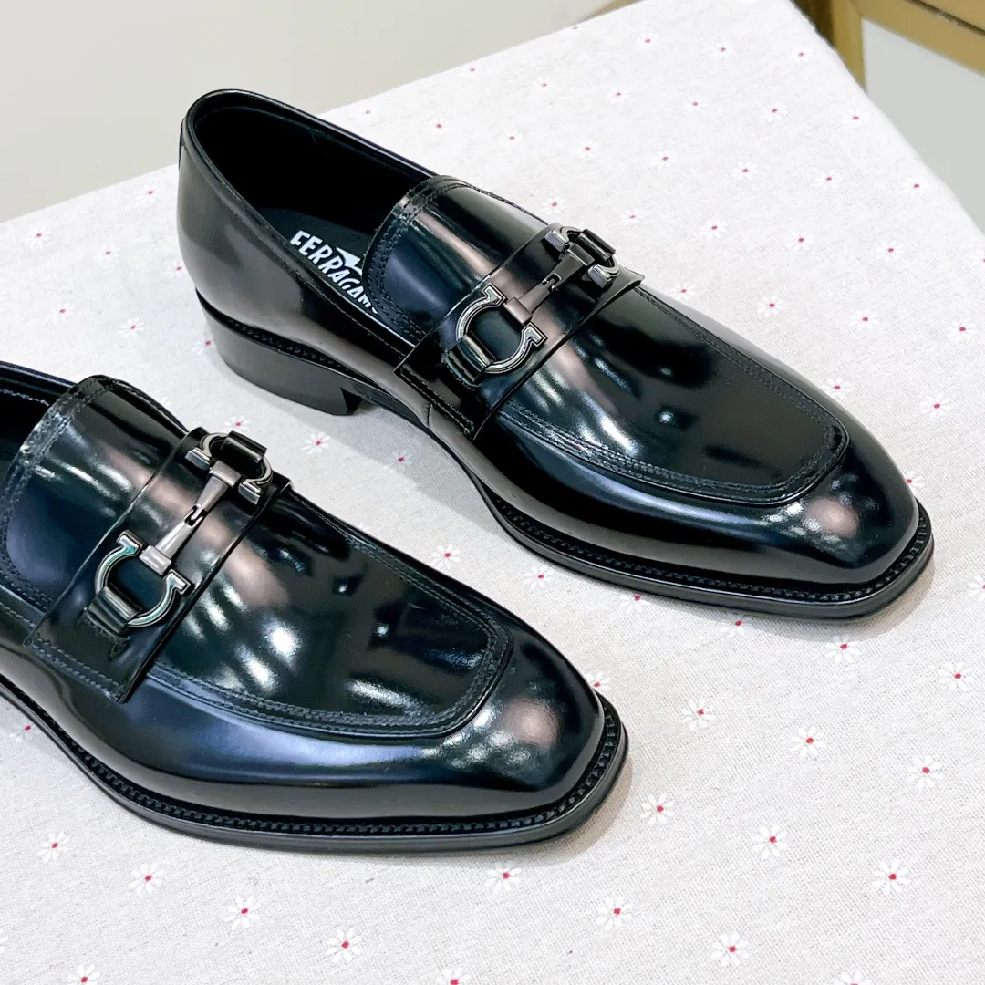 SALVATORE FERRAGAMO Мужские лоферы коровья кожа темно-коричневые