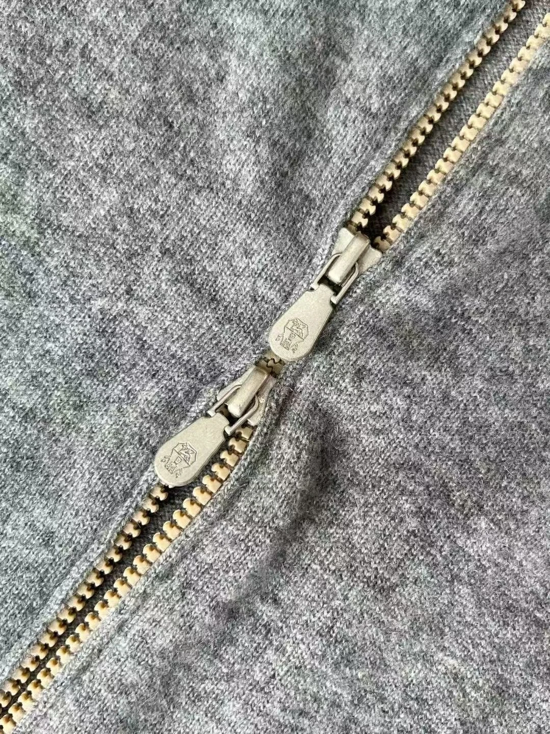 BRUNELLO CUCINELLI Мужской джемпер из кашемира BRUNELLO CUCINELLI Мужской джемпер из кашемира